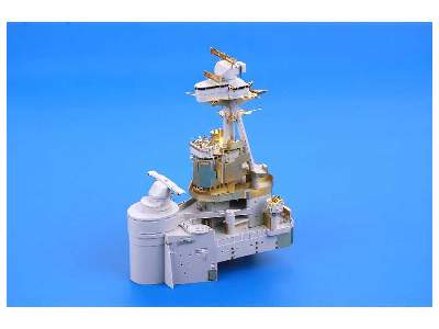 HMS Hood pt.  7 main top 1/200 - Trumpeter - image 25