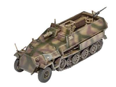 Sd.Kfz. 251/9 Ausf. C - medium armoured infantry vehicle - image 1