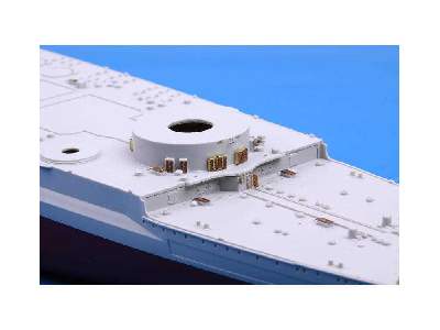 RN Roma pt.1 main deck and guns 1/350 - Trumpeter - image 14