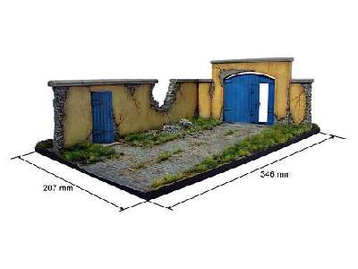 Diorama with Farm Wall - image 2