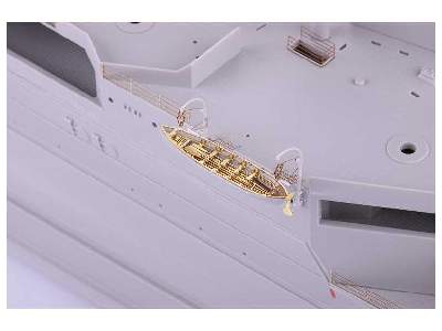 HMS Hood part I 1/200 - Trumpeter - image 56