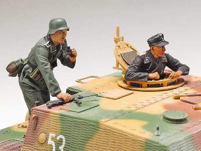 German Assault Tank IV - Brummbar Late Production - image 5