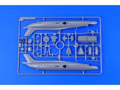 L-29 Delfín 1/48 - image 4