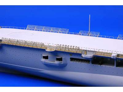 DKM Graf Zeppelin railings & nets  pt.4 1/350 - Trumpeter - image 9