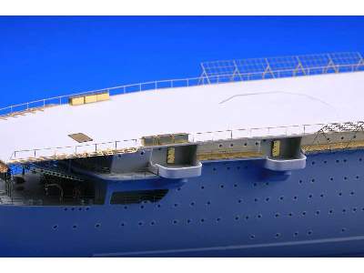 DKM Graf Zeppelin railings & nets  pt.4 1/350 - Trumpeter - image 11