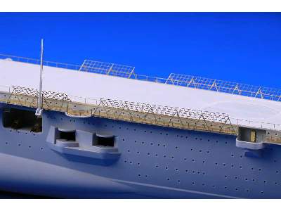 DKM Graf Zeppelin railings & nets  pt.4 1/350 - Trumpeter - image 15