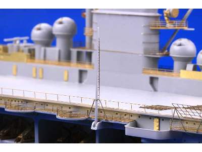 DKM Graf Zeppelin railings & nets  pt.4 1/350 - Trumpeter - image 17