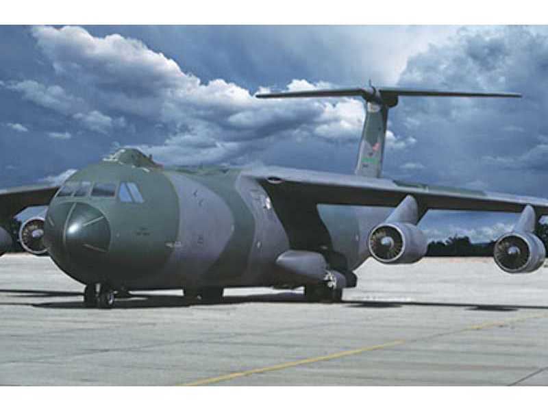 C-141B Starlifter - image 1