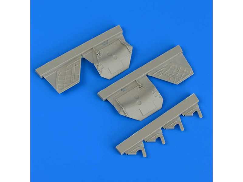 F/A-22A Raptor undercarriage covers - Hasegawa - image 1 F/A-22A Raptor undercarriage covers - Hasegawa - image 1