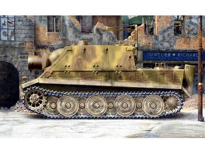 Sturmtiger And Sturmpanzer In Combat - image 3
