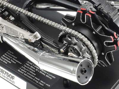 Honda CB750F Motorcycle Engine - image 4