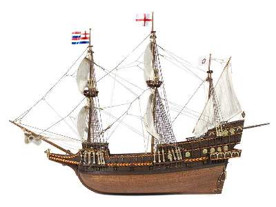 Golden Hind galleon - image 2