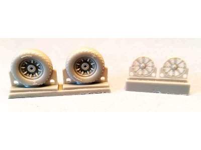 F4u Corsair/F6f Hellcat Diamond Thread Wheels Set - image 3