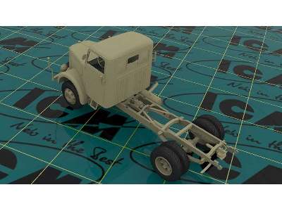 KHD A3000 - WWII German Army Truck - image 4