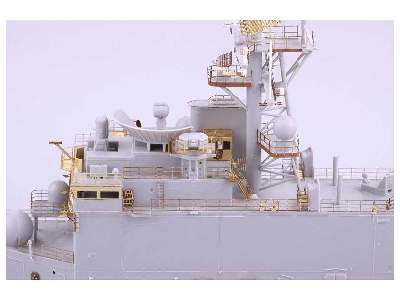 USS Iwo Jima LHD-7  pt.1 1/350 - Trumpeter - image 6