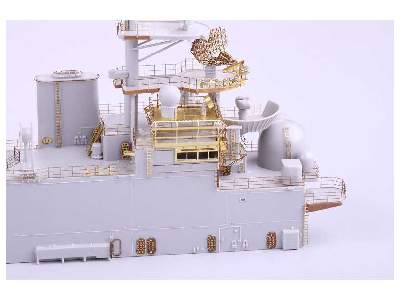 USS Iwo Jima LHD-7  pt.1 1/350 - Trumpeter - image 8