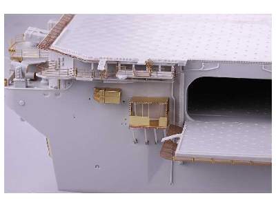 USS Iwo Jima LHD-7  pt.1 1/350 - Trumpeter - image 27