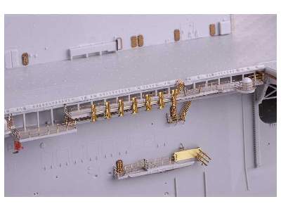 USS Iwo Jima LHD-7  pt.1 1/350 - Trumpeter - image 44