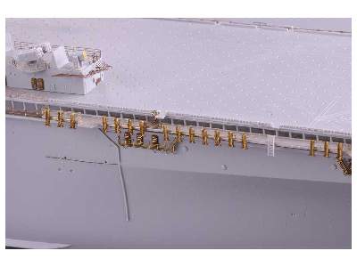 USS Iwo Jima LHD-7  pt.1 1/350 - Trumpeter - image 46