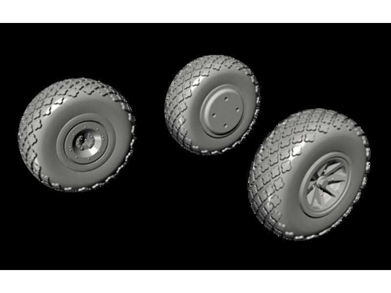 P-40 Wheels - Cross Tread For Special Hobby Kit - image 1