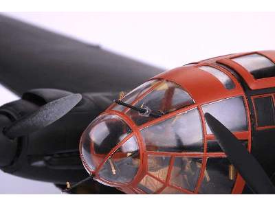 He 111H-3 nose interior 1/48 - Icm - image 8