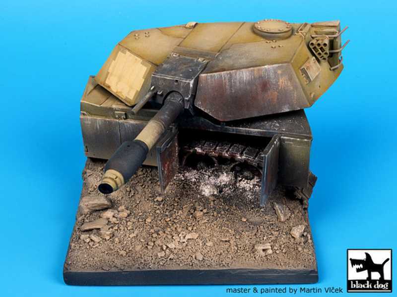 Destroyed M1a1 Abrams Base - image 1