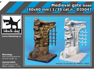Medieval Gate Base - image 5
