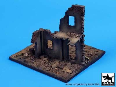 Hause Ruin Europe Base - image 3