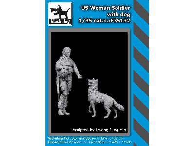 US Woman Soldier With Dog - image 3