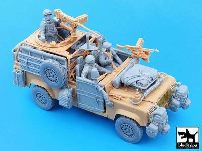 Defender Wolf Accessories Set With Crew For Hobby Boss - image 1