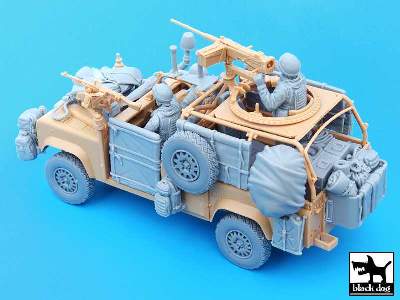 Defender Wolf Accessories Set With Crew For Hobby Boss - image 2