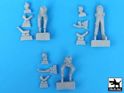 Defender Wolf Accessories Set With Crew For Hobby Boss - image 7