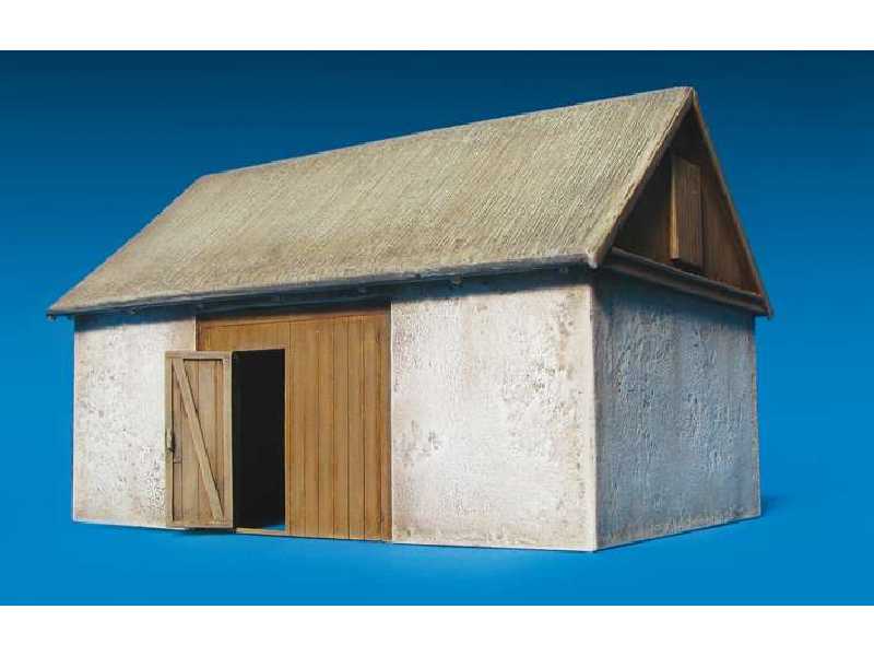 East European Barn - image 1