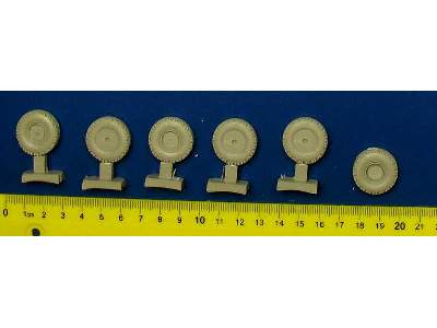 Australian Land Rover Wheels Accessories Set - image 6