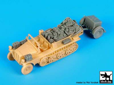 Sd.Kfz 10 With Sd.Ah.32 Accessories Set For Mk 72 - image 1