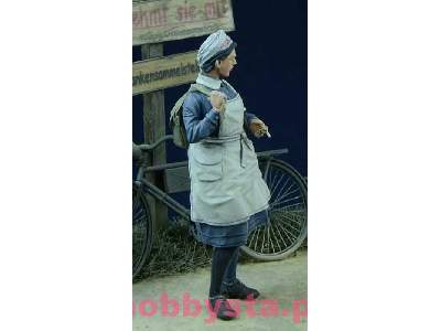 German Drk Nurse 1939-45 - image 2