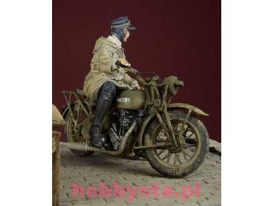 Wrns Despatch Rider 1939-45 - image 3