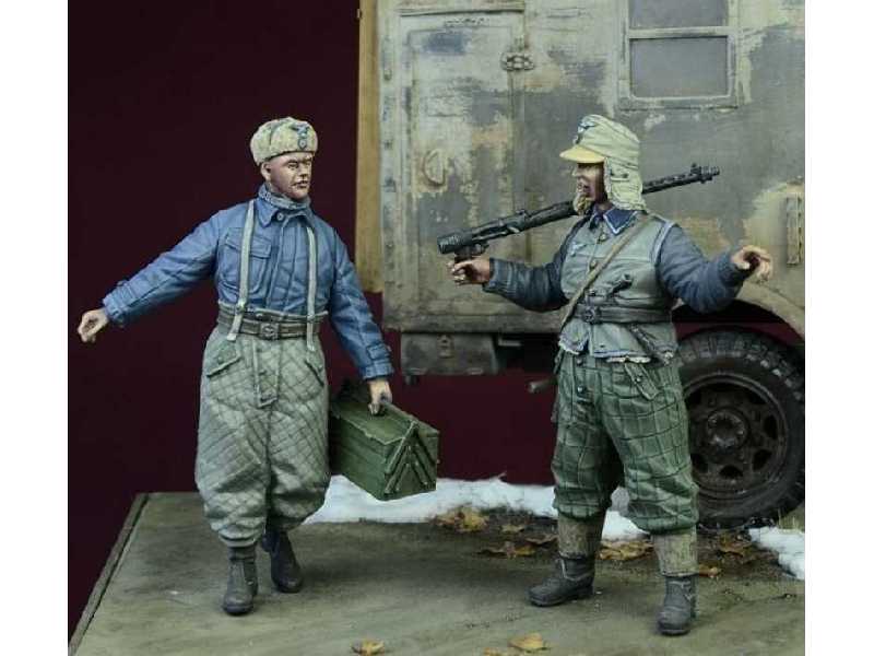 WWII Luftwaffe Ground Crew Winter 1942-45 - image 1 WWII Luftwaffe Ground Crew Winter 1942-45 - image 1
