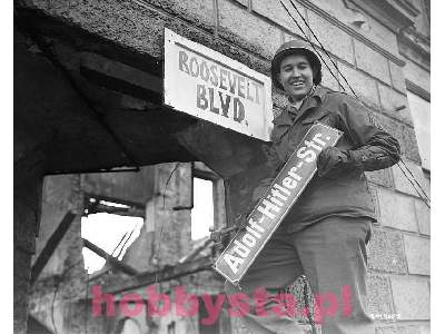 Roosevelt Boulevard US Soldiers, Germany 1945 - image 4