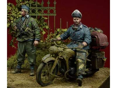 Hg Division Soldiers - image 1