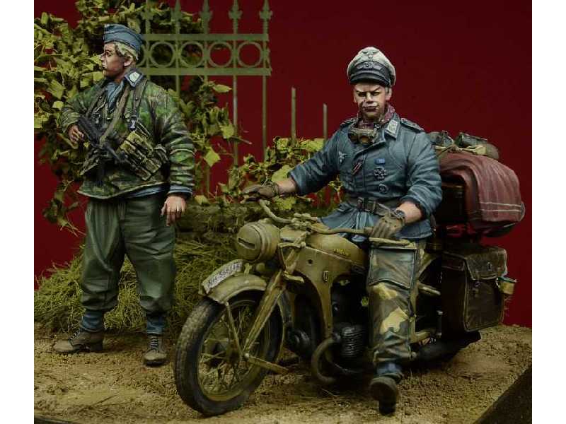 Hg Division Soldiers - image 1