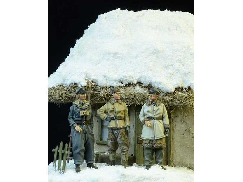 Waffen SS Officers Winter 1943-45 - image 1 Waffen SS Officers Winter 1943-45 - image 1