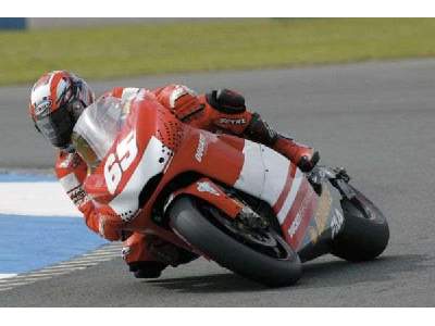 Ducati Desmosedici MotoGP 2003 - image 1