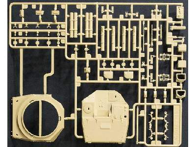 BTR Kurganets-25, Object 695 - image 5