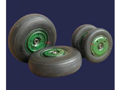 Resin Wheels To Spitfire I, Ii, V (3 Pcs) - image 4