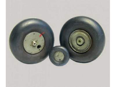 Resin Wheels To Spitfire V / F.Ix / Lf.Ix / Fr.Ix - image 1