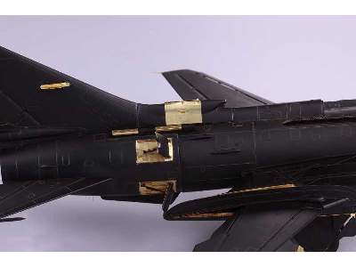 Su-17/22UM3K exterior 1/48 - Kitty Hawk - image 3