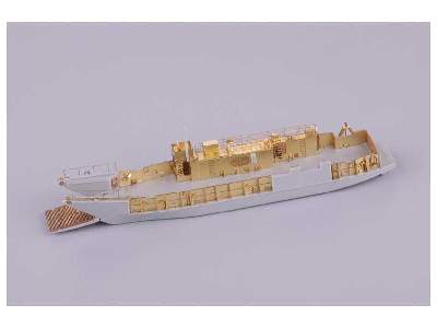 USS Iwo Jima LHD-7  pt.2 1/350 - Trumpeter - image 16