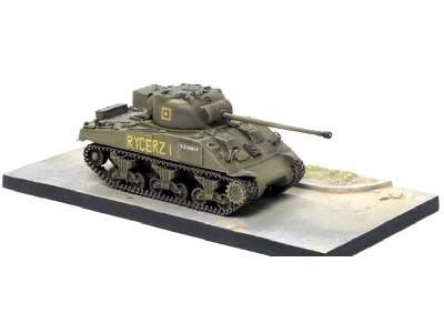 Sherman Ic Firefly 2nd Warsaw Armoured Division w/Diorama Base - image 1