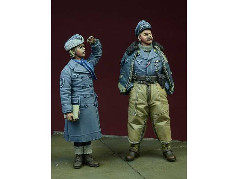 WWII Luftwaffe Pilot & Helferin, Winter 1942-45 - image 1